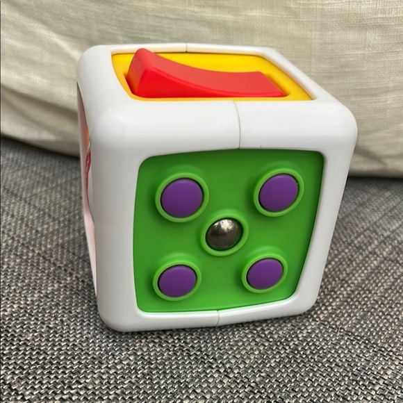 Fisher-Price Colorful Activity Cube fidget toy - Picture 2 of 4